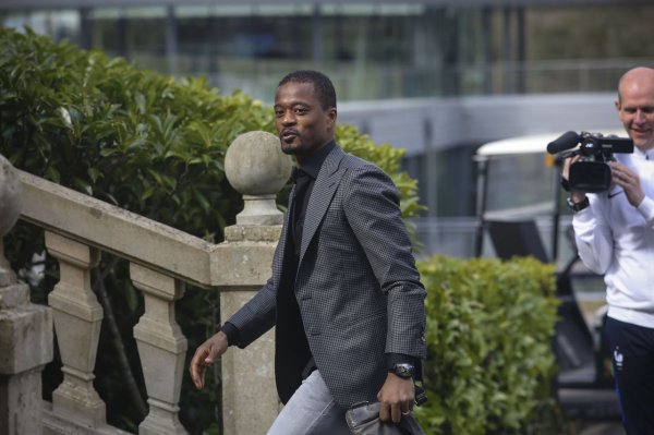 埃弗拉:我在莫耶斯时期曾觉得自己踢得像屎 这一代球员感觉很软