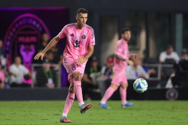 与“沉默巨人”说再见：读懂布斯克茨，方能读懂最深层的古代足球    智慧